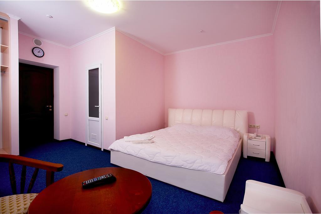 Oasis Hotel Одеса Екстериор снимка
